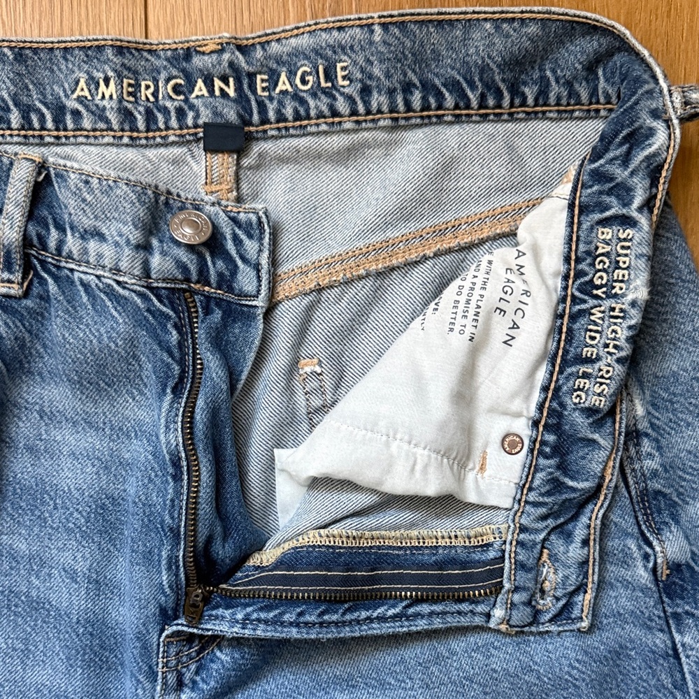American Eagle Outfitters Relaxed Fit Blue Jeans
